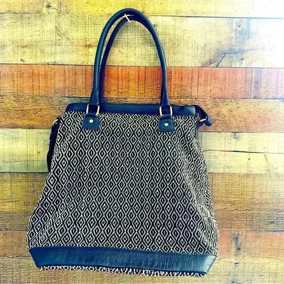 NWOT Huipil Guatemalan With Vegan Leather Bag - Picture 2 of 9